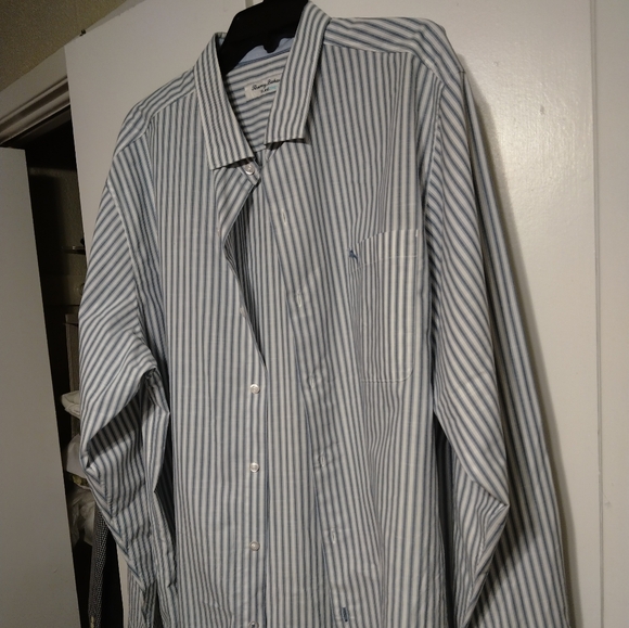 Shirt - Picture 2 of 4